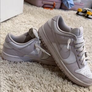Nike women’s dunks light grey/purple